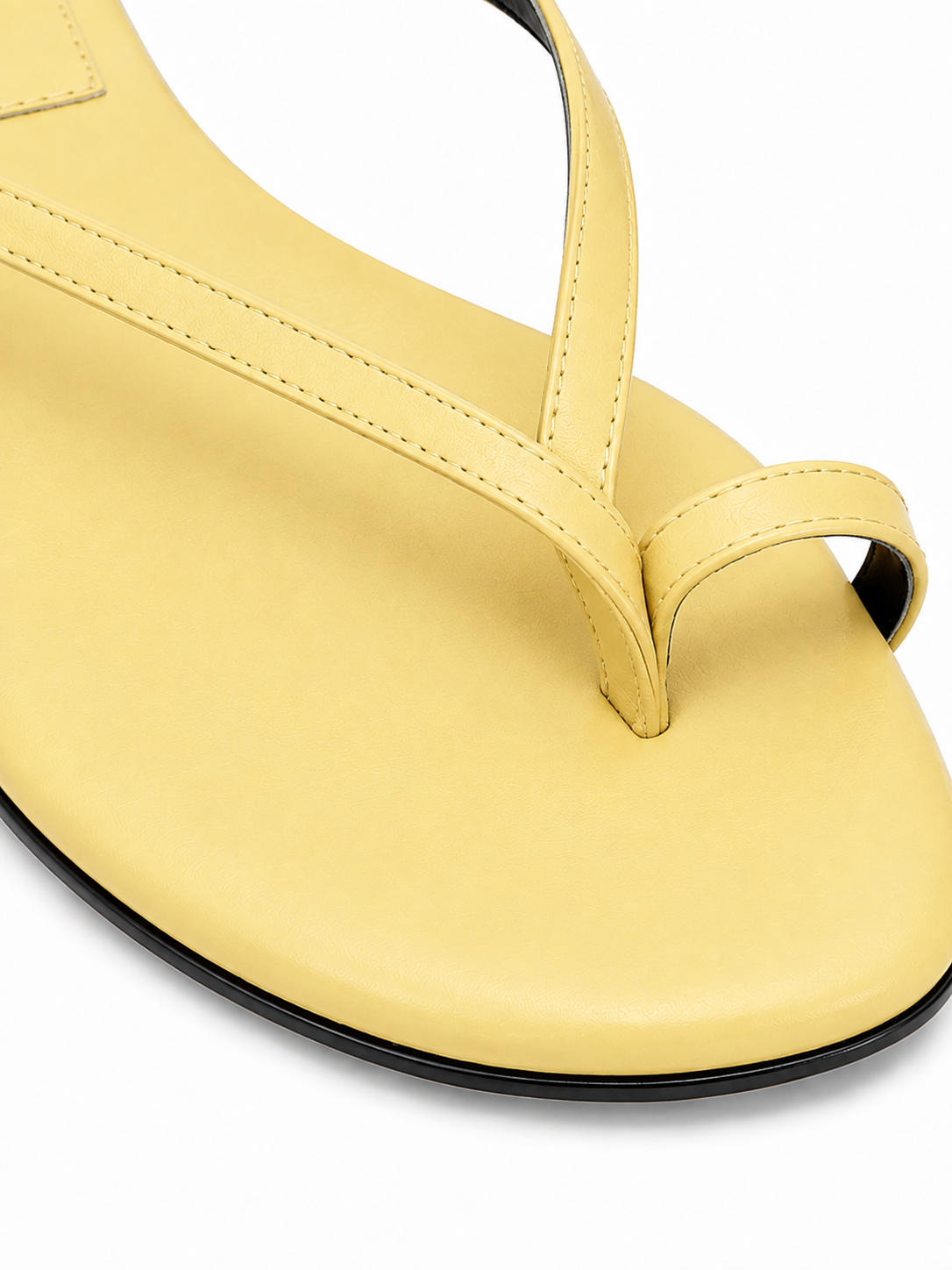 Women’s Toe Ring Kitten Heel Flip Flops – Sculpted Low Heel Thong Sandals
