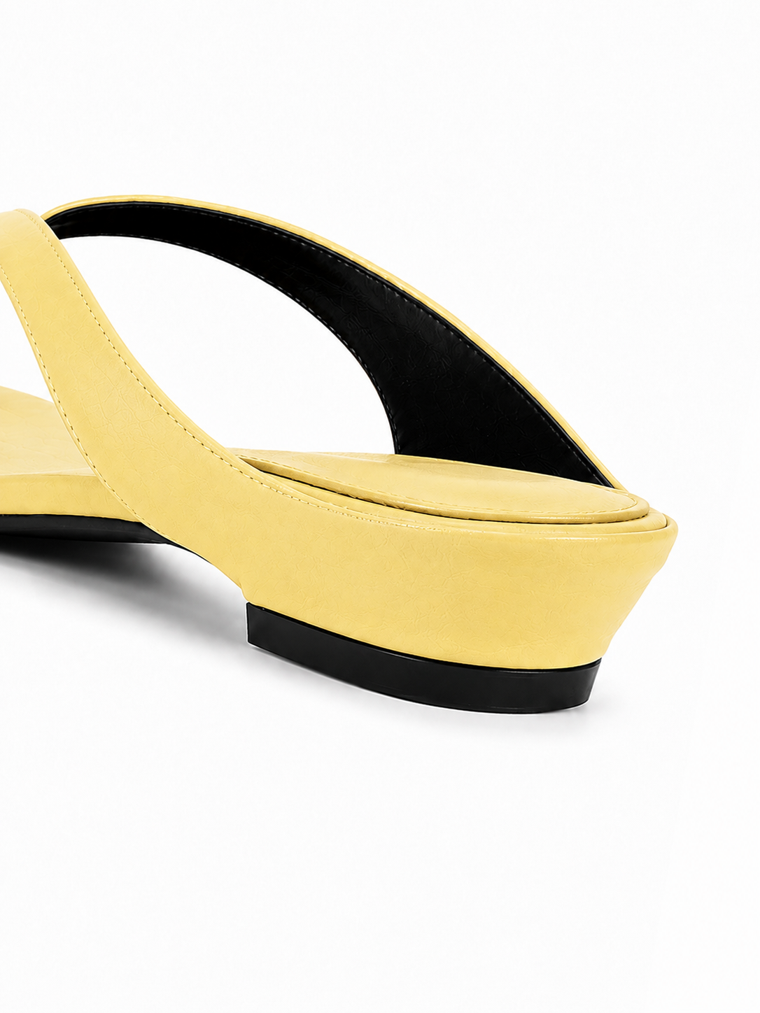 Women’s Toe Ring Kitten Heel Flip Flops – Sculpted Low Heel Thong Sandals